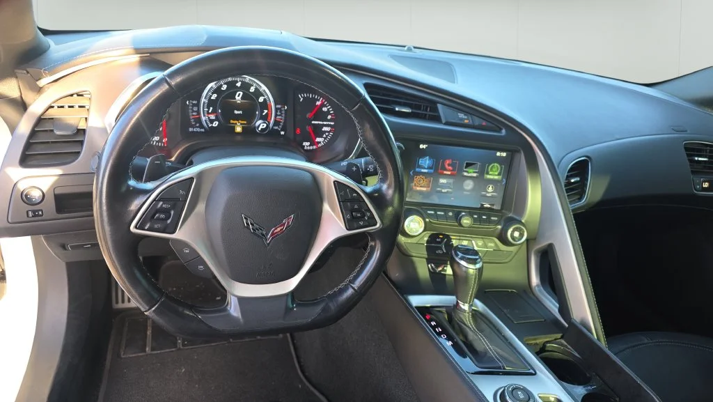 Used 2017 White Chevrolet Stingray image 14
