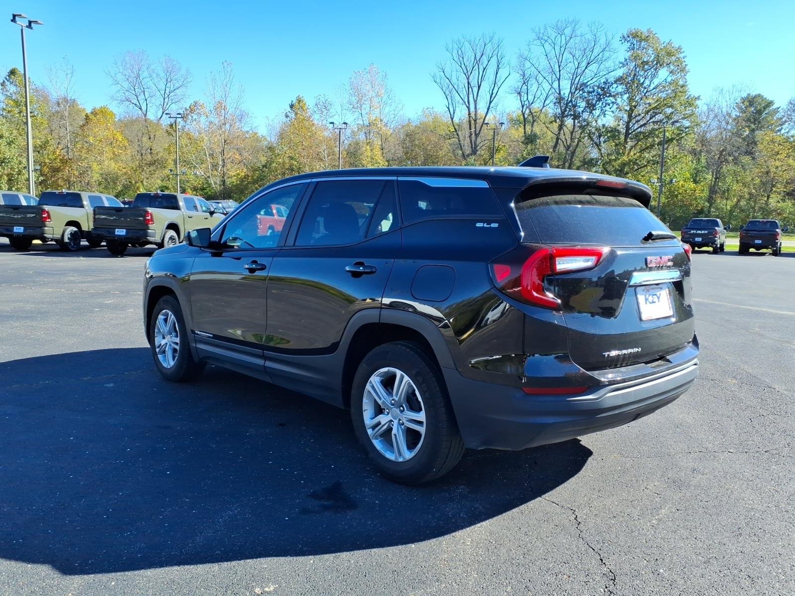 Used 2024 Ebony Twilight Metallic GMC SLE image 5