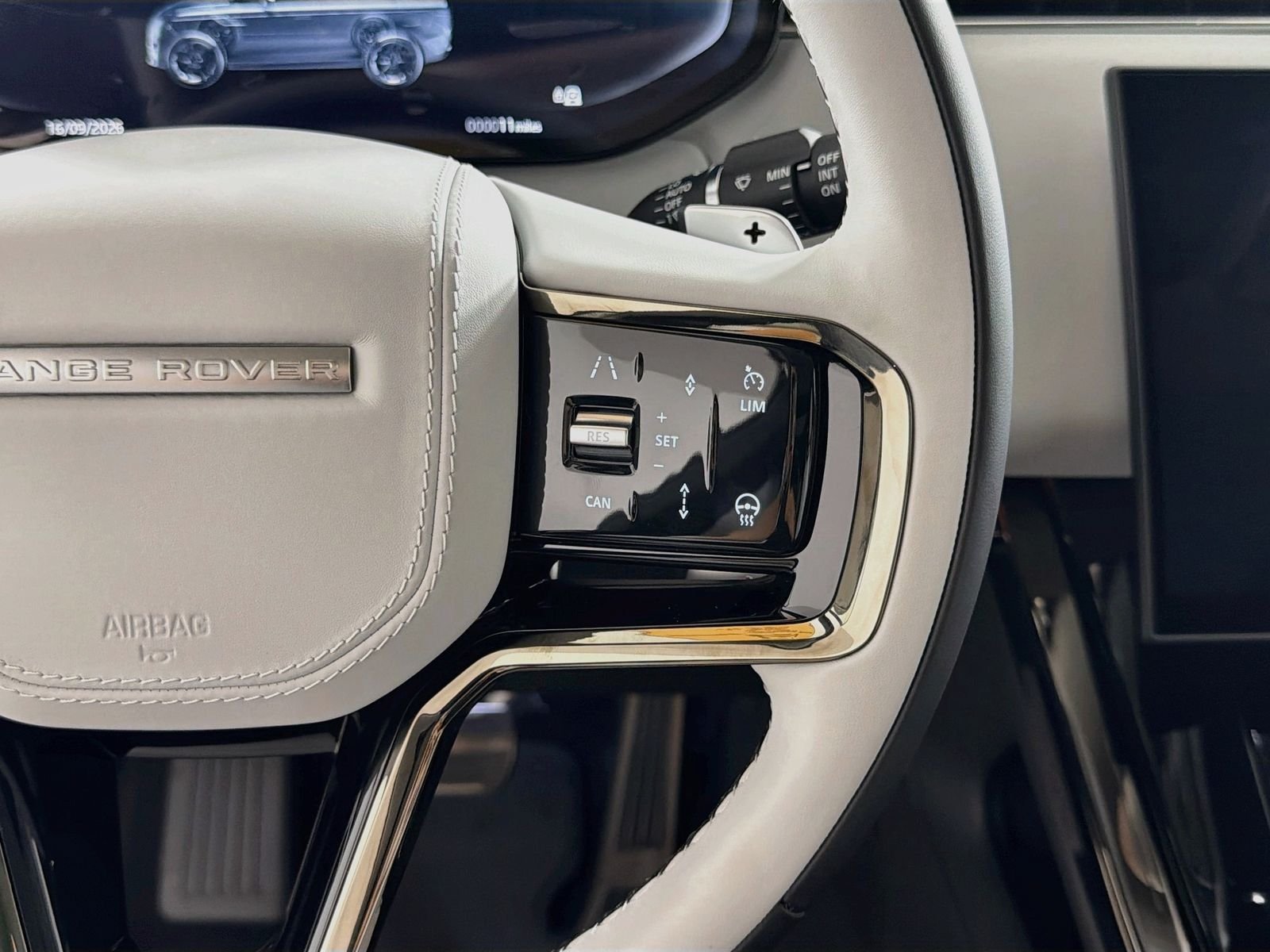 New 2027 Ostuni Pearl White Land Rover Battersea Edition image 13