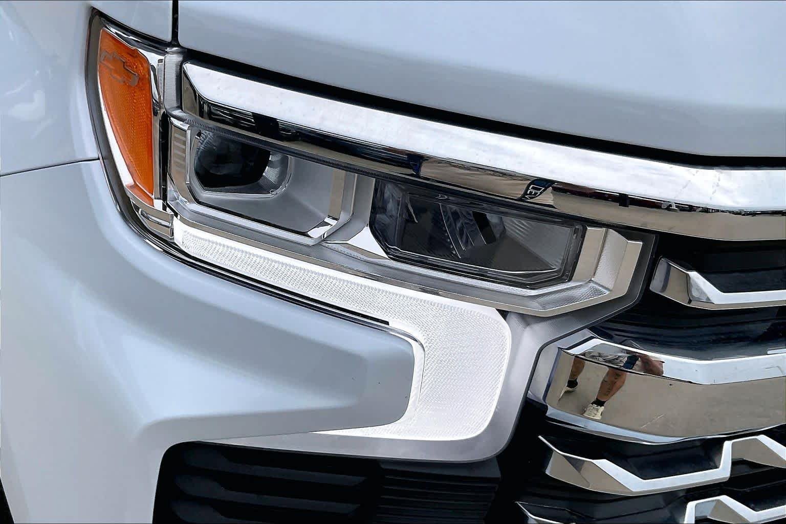 Used 2026 Polar White Tricoat Chevrolet LTZ image 27