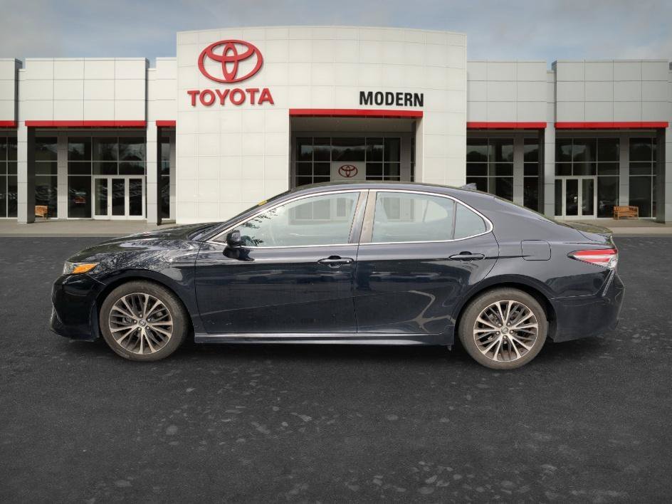 Used 2019 Midnight Black Metallic Toyota SE image 8