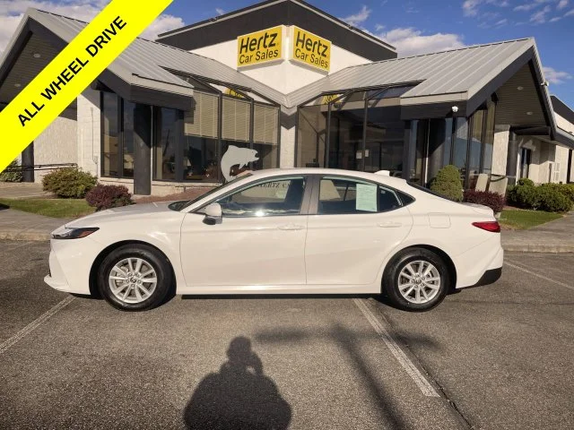 Used 2025 White Toyota LE image 1