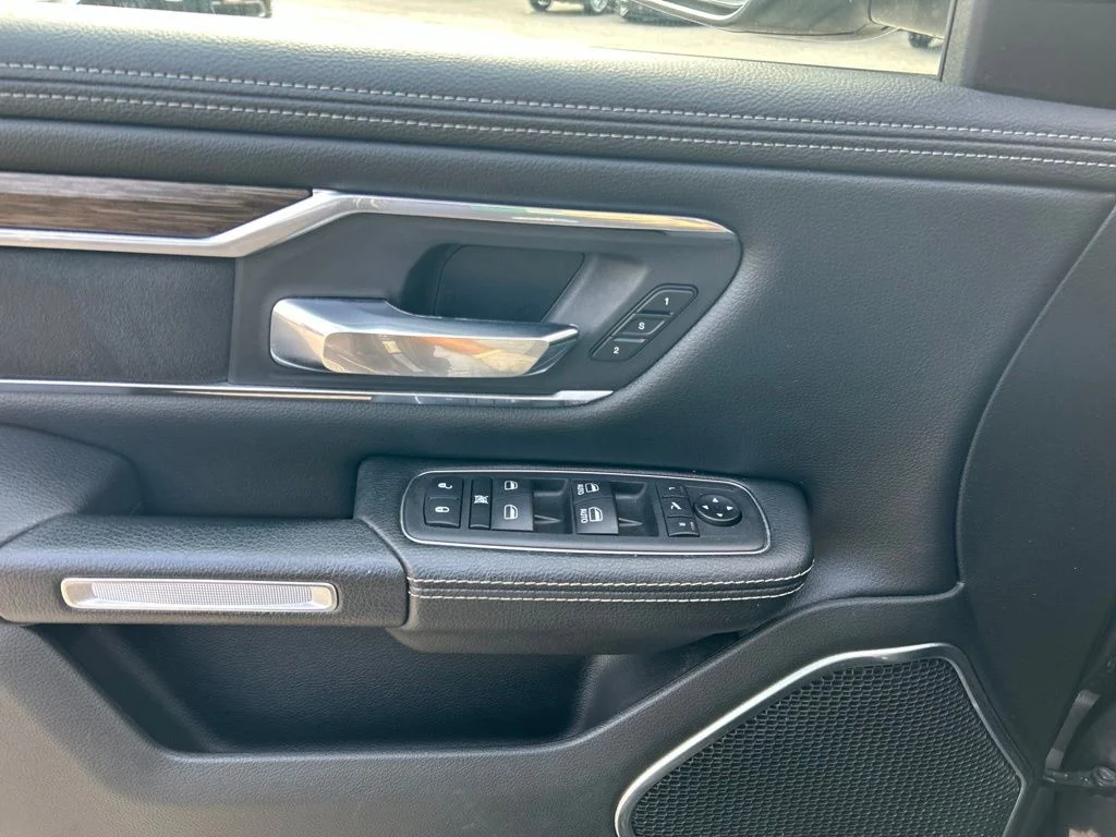 Used 2019 Crystal Metallic Ram Laramie image 15