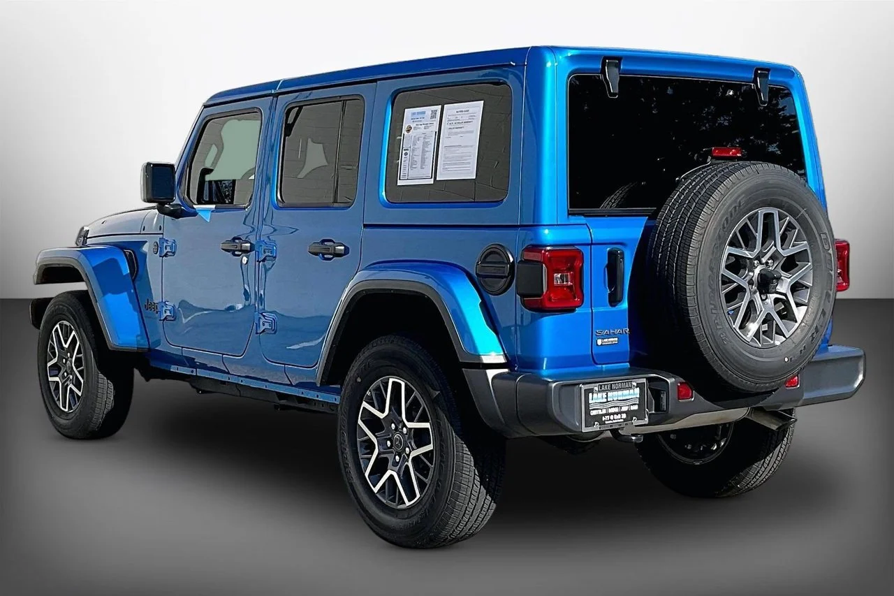 Used 2025 Blue Jeep Sahara image 6