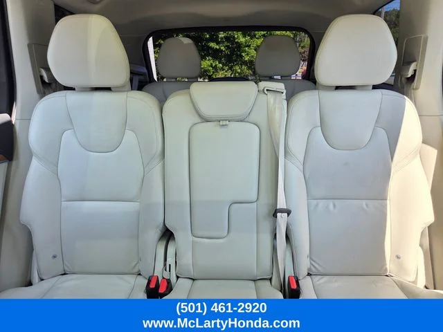 Used 2022 Crystal White Metallic Volvo T5 Momentum image 11