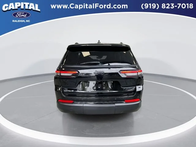 Used 2023 Black Jeep Altitude image 7