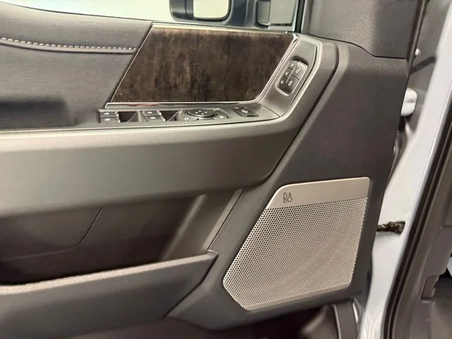 New 2026 Glacier Gray Metallic Tri-Coat Ford F-450® LARIAT® image 30