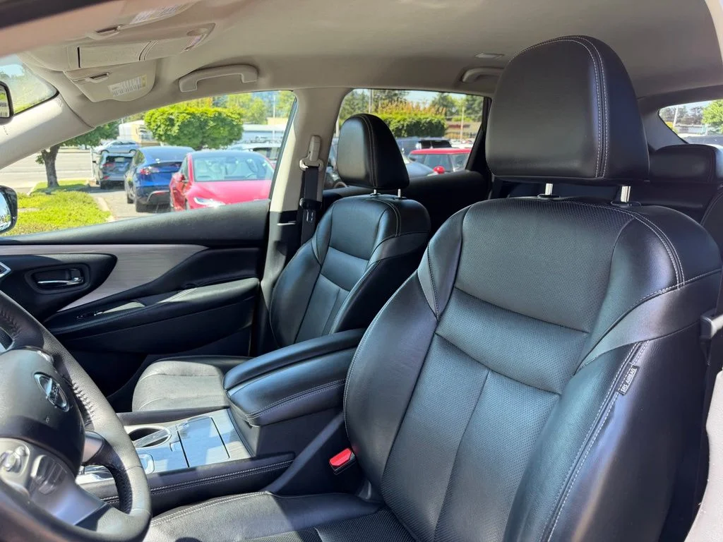 Used 2015 Silver Nissan SL image 14