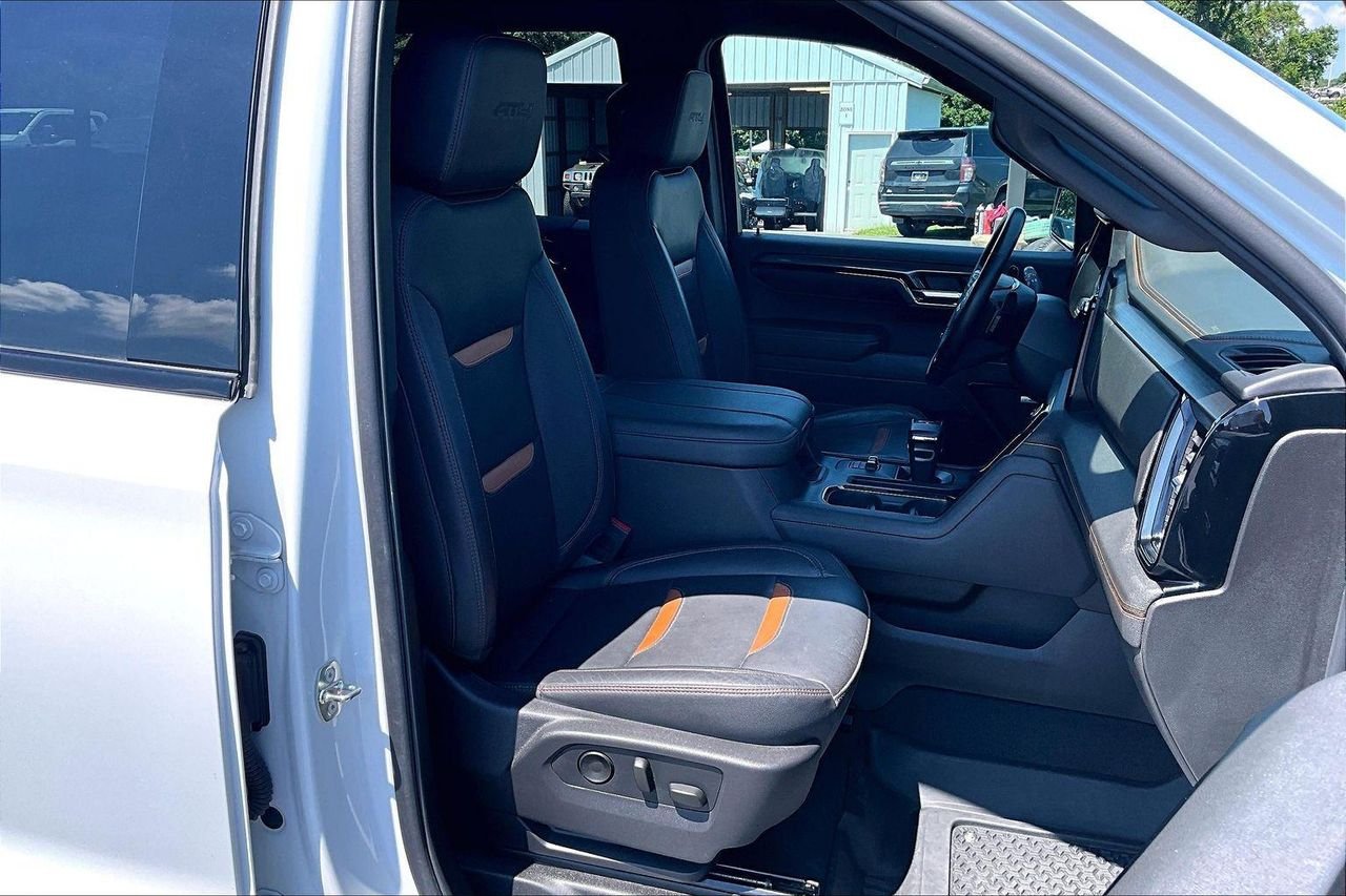 Used 2024 Summit White GMC AT4 image 31