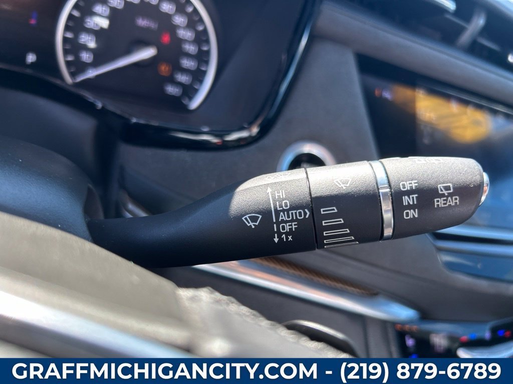 Used 2017 CRYSTAL WHITE TRICOAT Cadillac Platinum AWD image 47