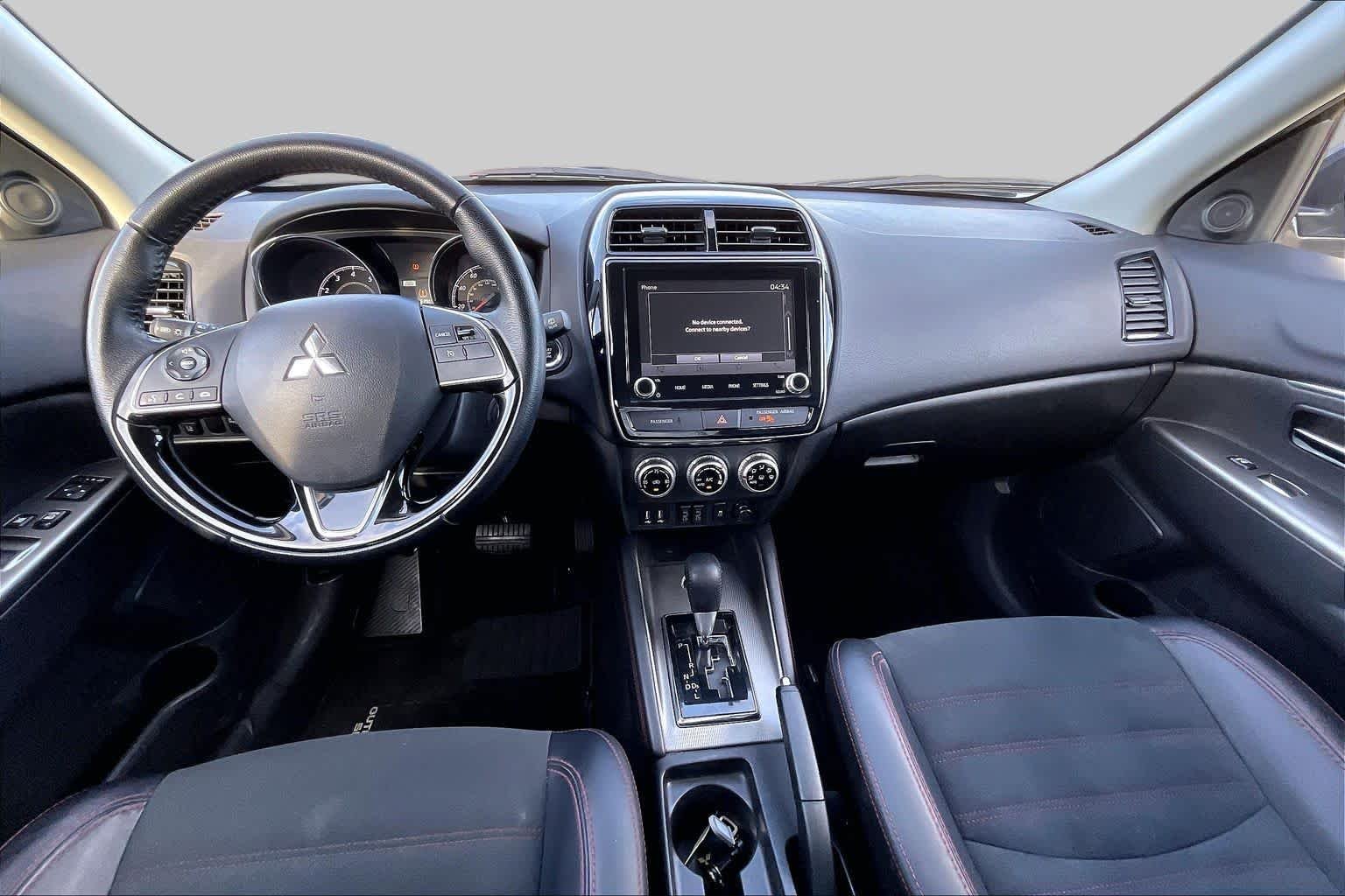 Used 2024 Mercury Gray Metallic Mitsubishi SE image 15