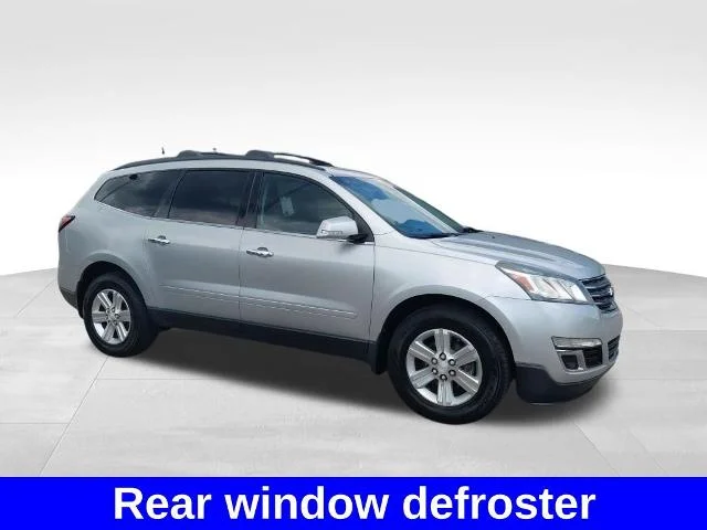 Used 2014 Silver Ice Metallic Chevrolet  image 7
