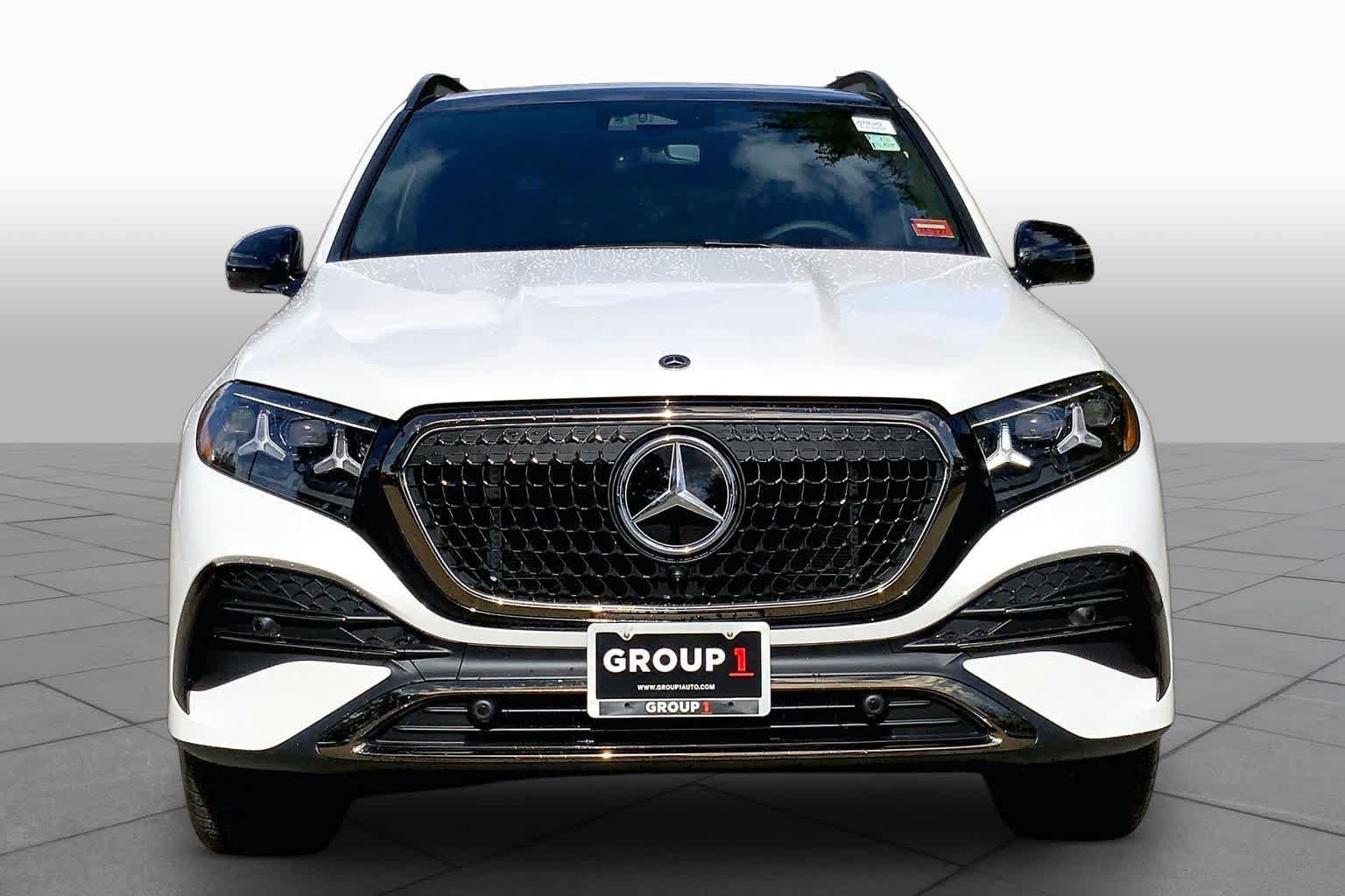 New 2027 MANUFAKTUR Moonlight White Metallic Mercedes-Benz GLE 450 image 3