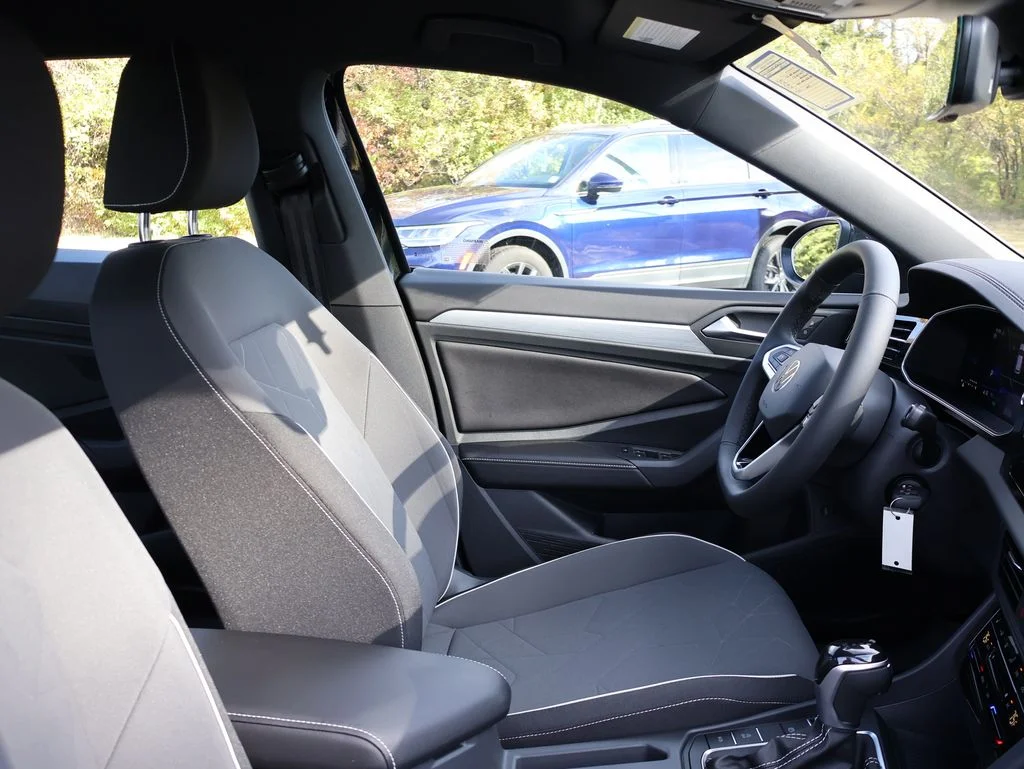 New 2026 Black Volkswagen 1.5T Sport image 13