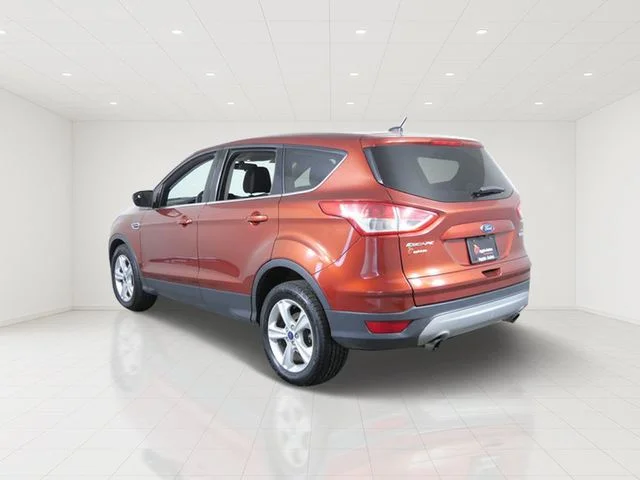 Used 2015 Orange Ford SE image 4