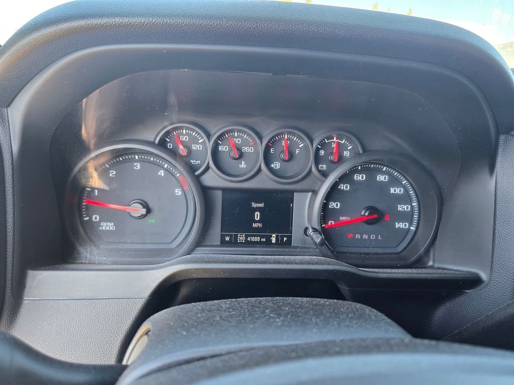 Used 2023 White Chevrolet Custom image 18