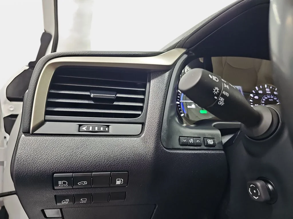 Certified Used 2022 White Lexus 450h image 25