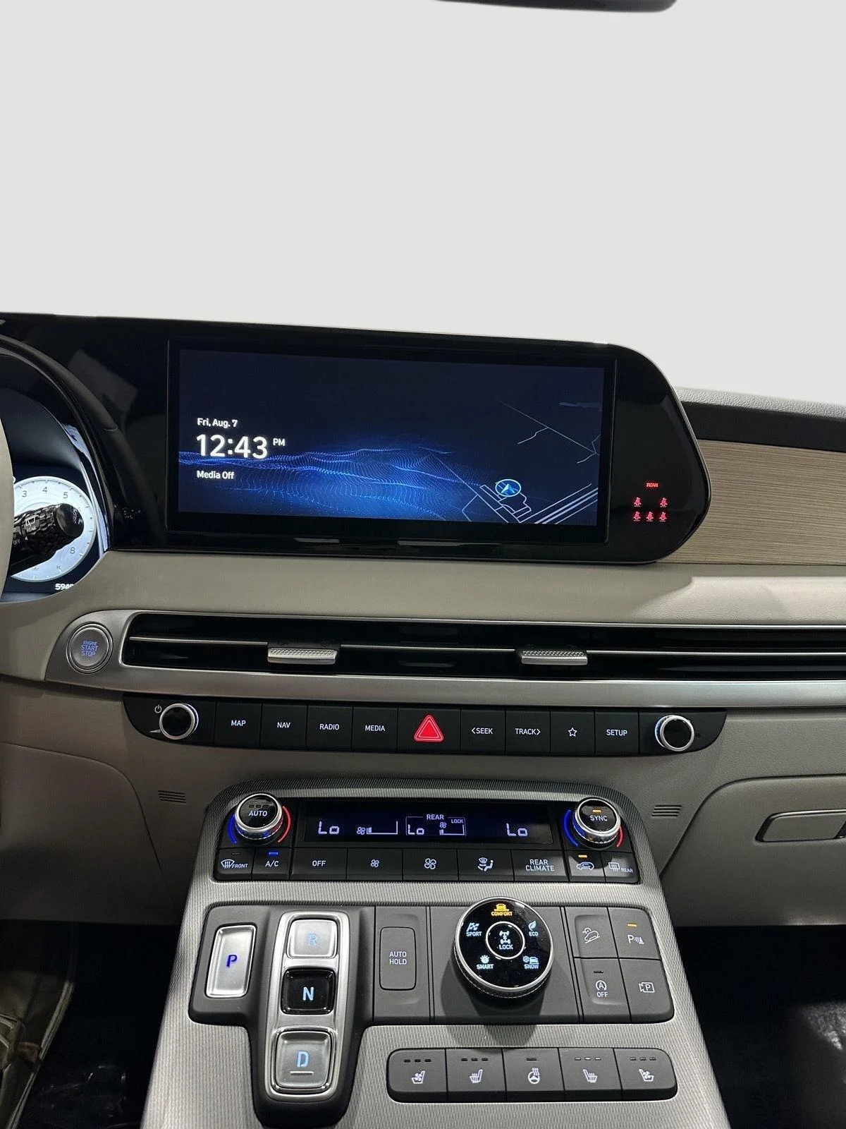 Used 2023  Hyundai Limited image 12