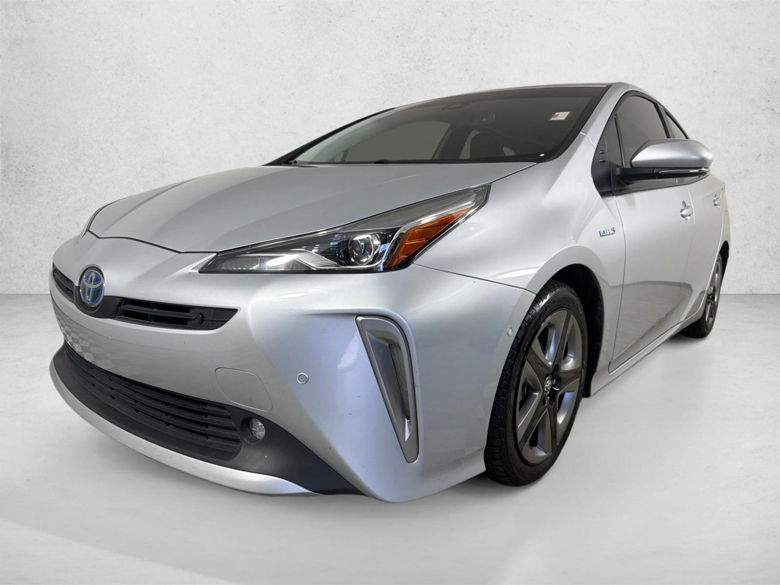 Certified Used 2022 Classic Silver Metallic Toyota XLE image 7