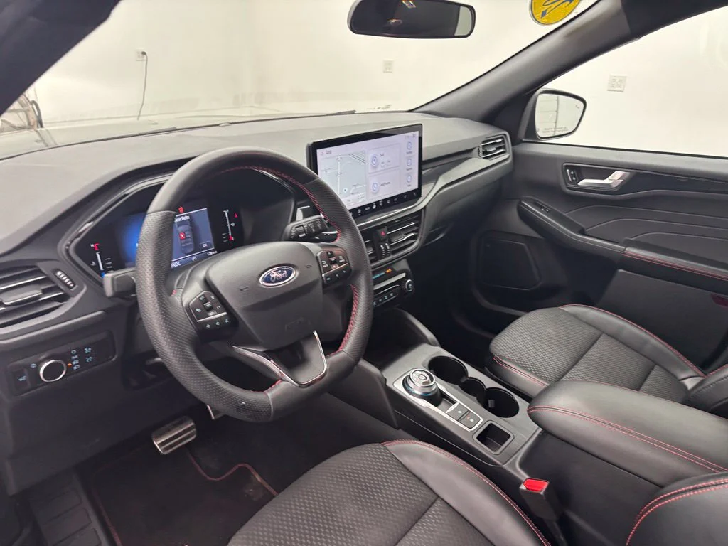 Used 2023 Gray Ford ST-Line image 18