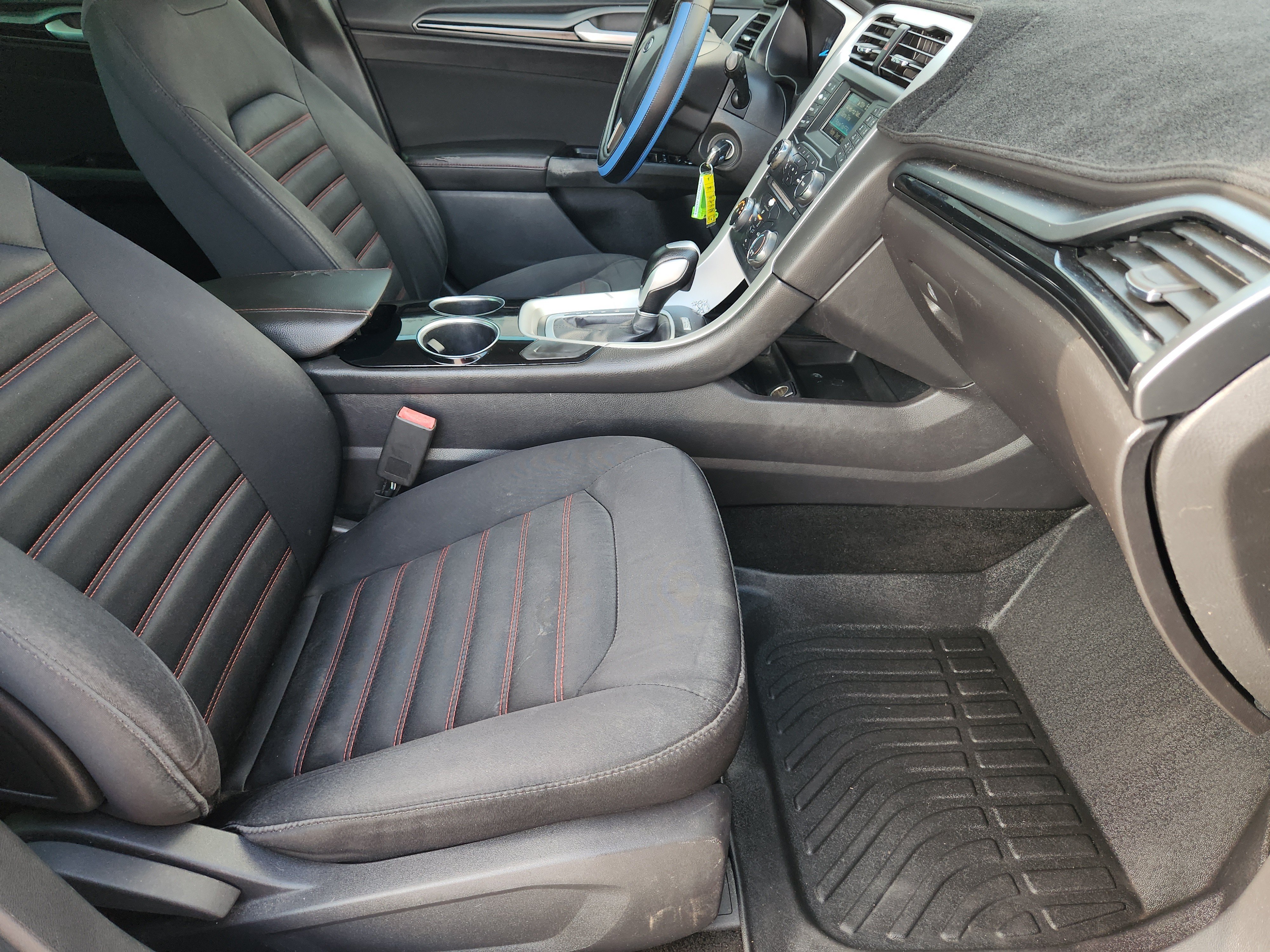Used 2013 Tuxedo Black Metallic Ford SE image 14