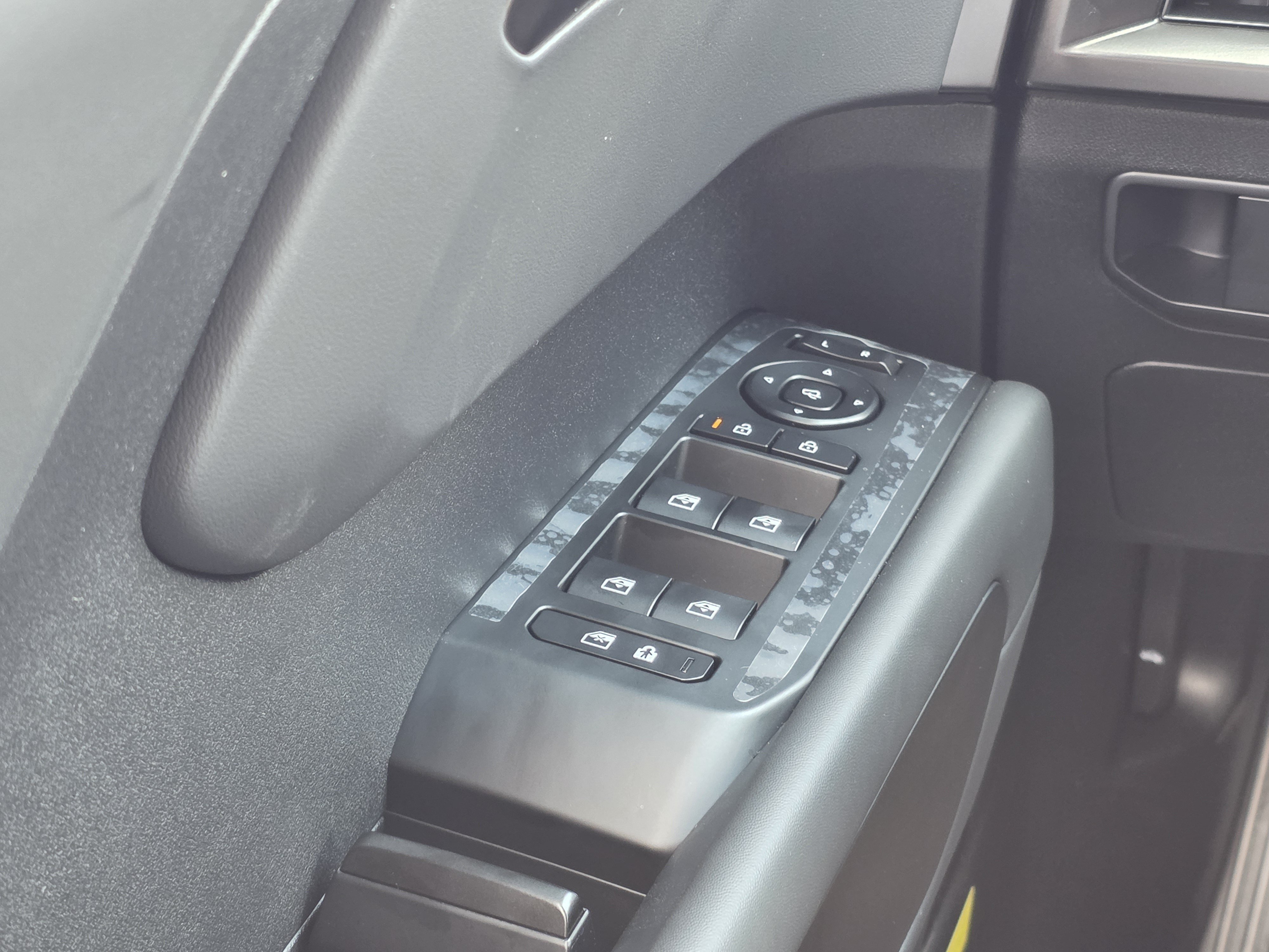 New 2027 Terrain Brown Kia X-Line SX image 13