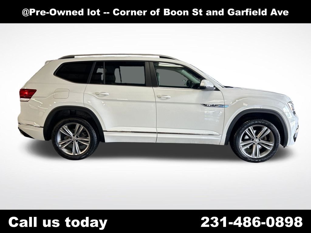 Used 2018 White Volkswagen SEL image 6