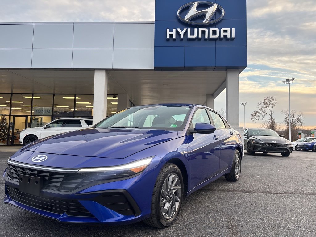 2024 Hyundai Elantra Blue