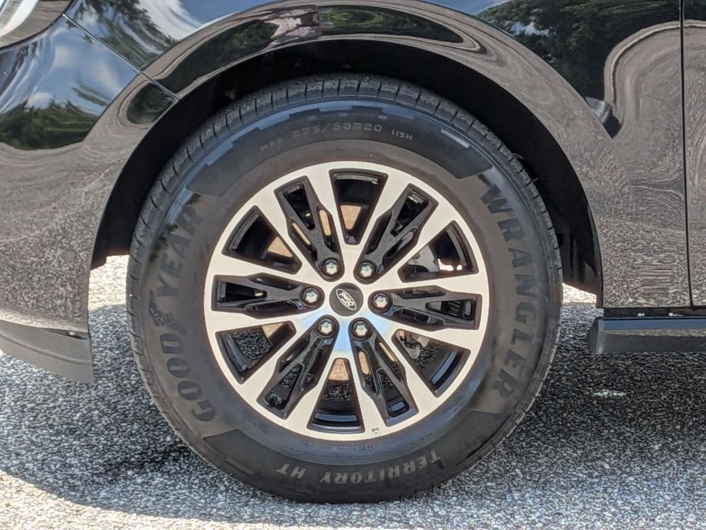 Used 2025 Black Ford Platinum image 9