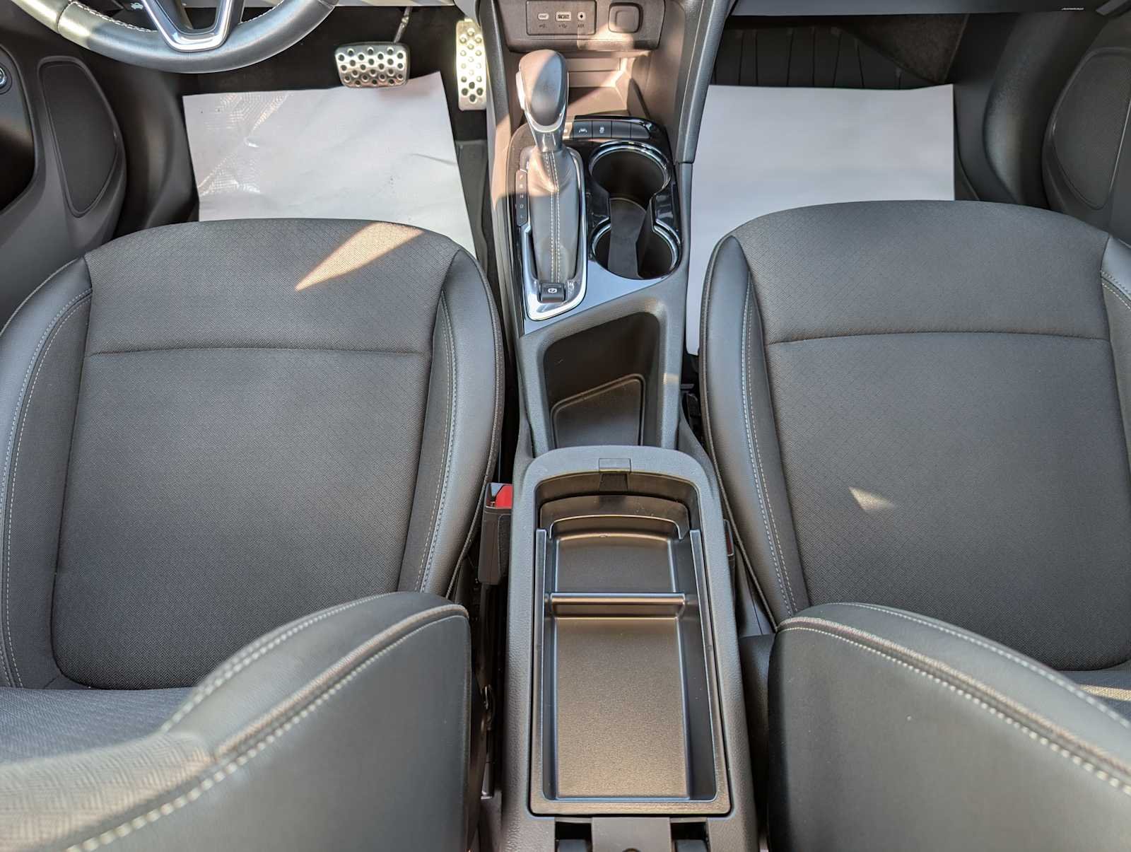 Used 2023 Cinnabar Metallic Buick Select image 19
