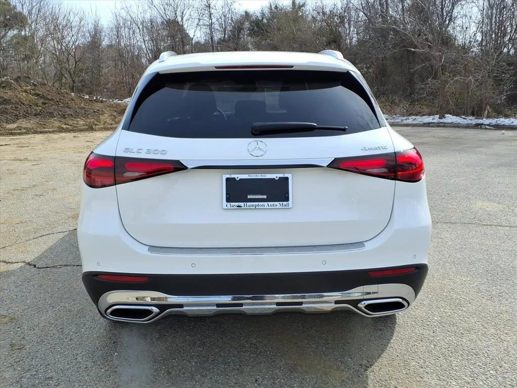 New 2026 WHITE Mercedes-Benz GLC 300 image 8