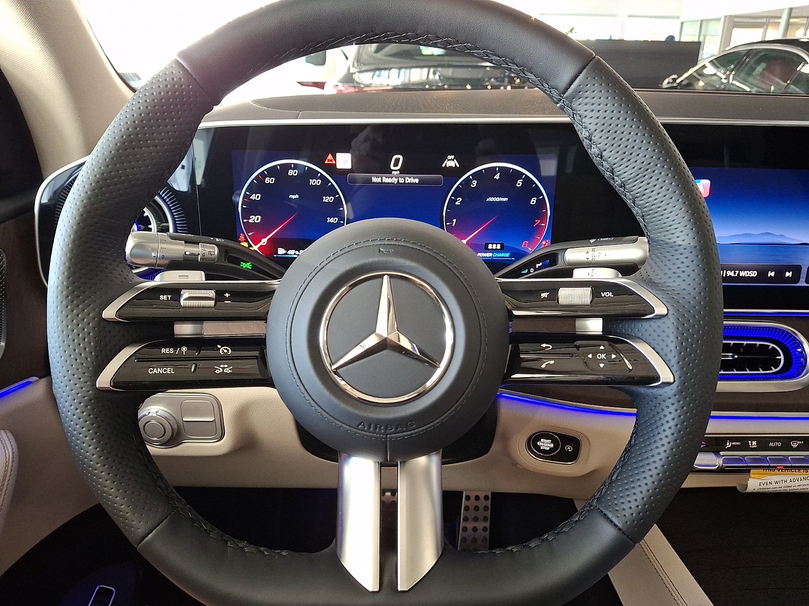 New 2027 MANUFAKTUR Moonlight White Metallic Mercedes-Benz GLE 450 image 14