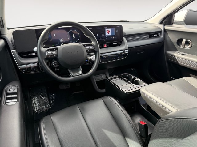 Used 2025 White Hyundai SEL image 15