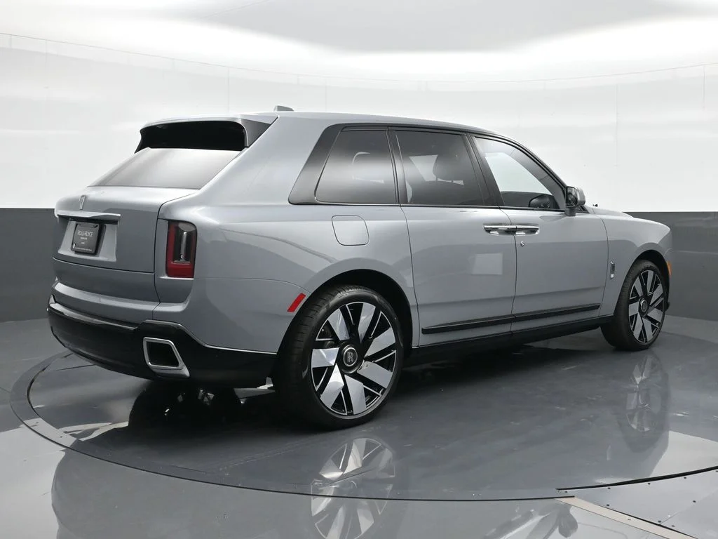 New 2027 Gray Rolls-Royce  image 2