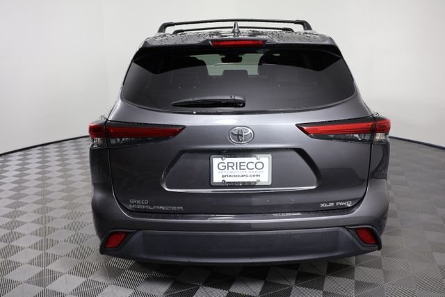 2022 Toyota Highlander XLE - Photo 7