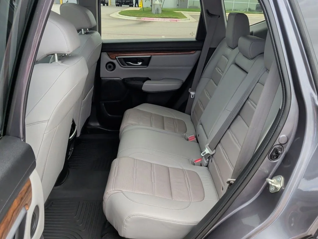 Used 2018 Lunar Silver Metallic Honda Touring image 33