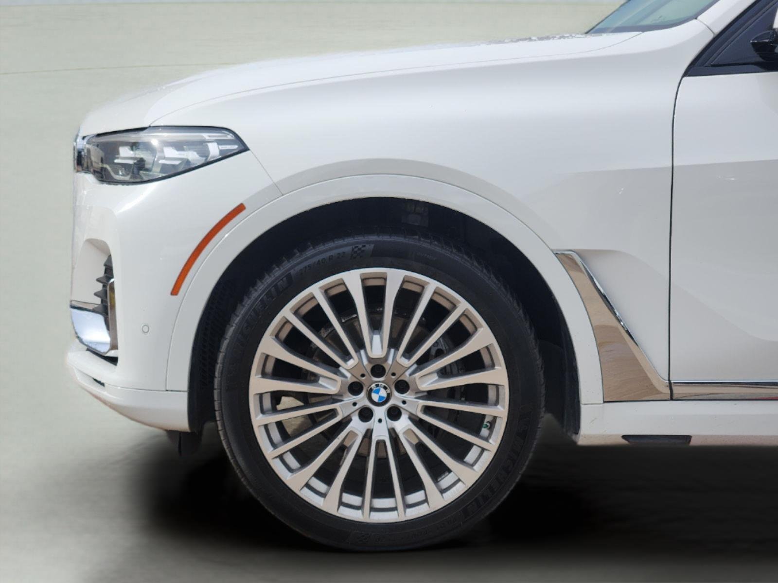 2021 BMW X7 photo 9 of 35