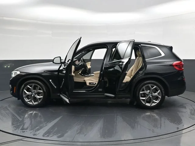 Used 2021 Black BMW sDrive30i image 42