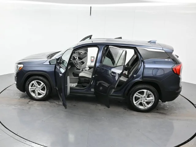 Used 2018 BLUE STEEL METALLIC GMC SLE image 39