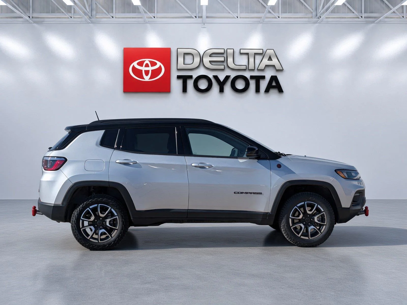 Used 2025 Silver Zynith Metallic Clearcoat Jeep Trailhawk image 7