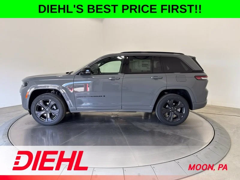 New 2027 Sting-Gray Clear-Coat Paint Jeep Limited Reserve image 4