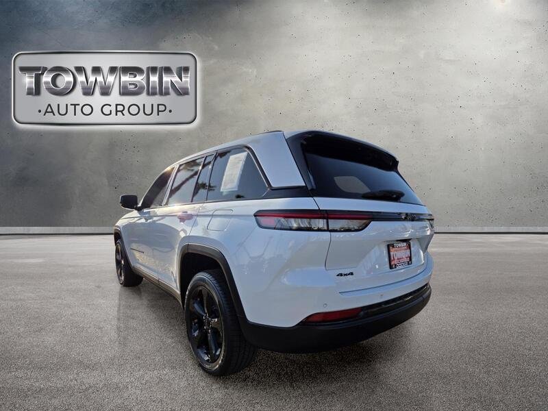 Used 2023 White Jeep Altitude X image 5