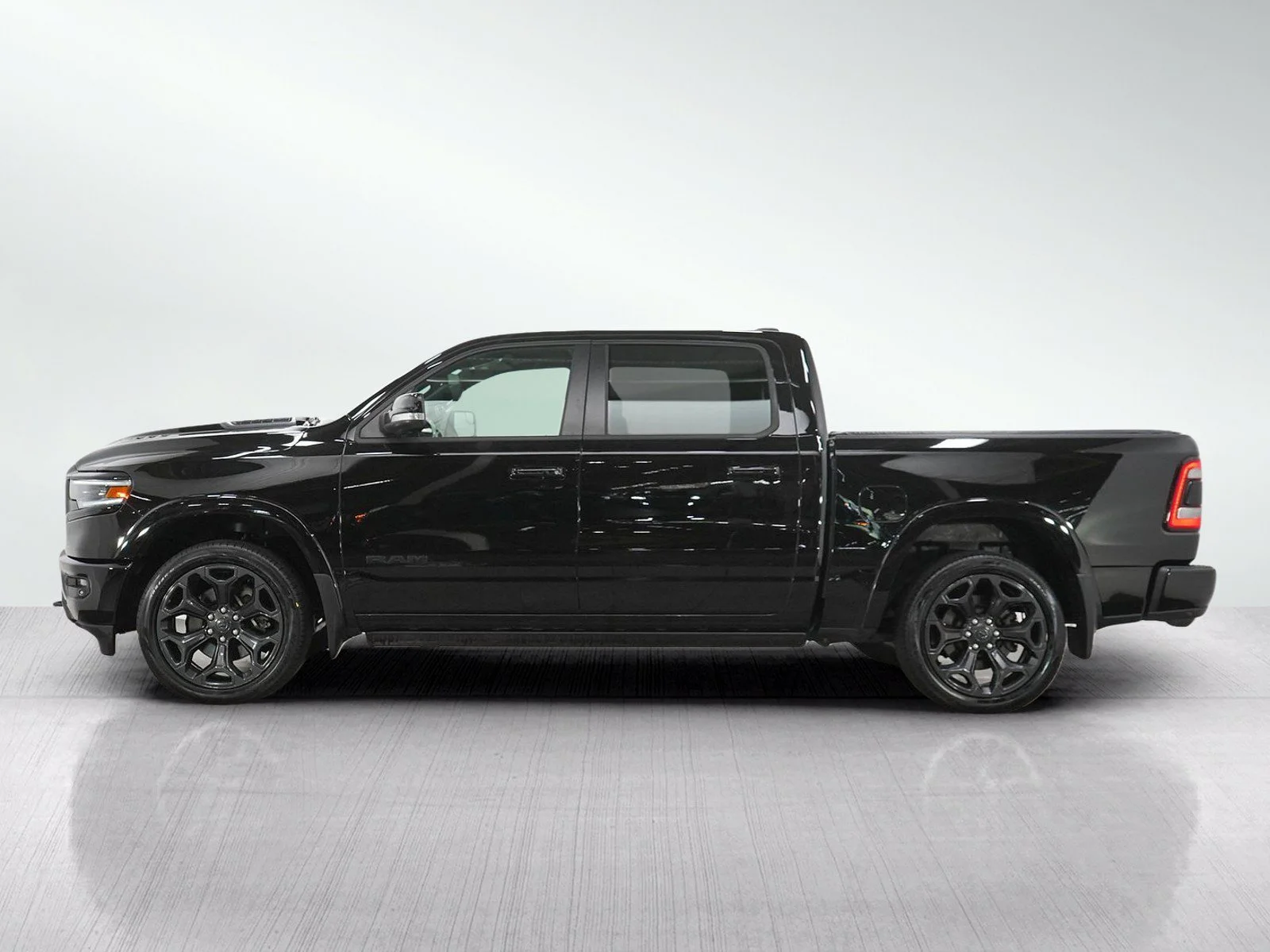 Used 2020 RAM Ram 1500 Pickup Limited with VIN 1C6SRFHT5LN148742 for sale in Hopkins, Minnesota