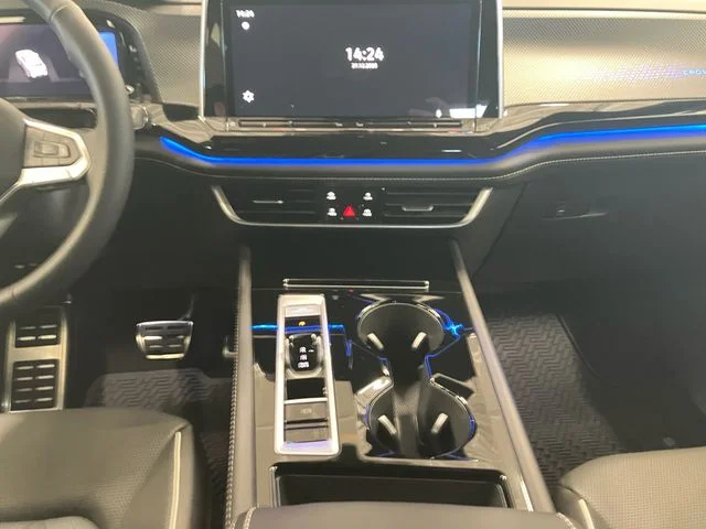 2026 Volkswagen Atlas Cross Sport SEL Premium R-LINE - Photo 11