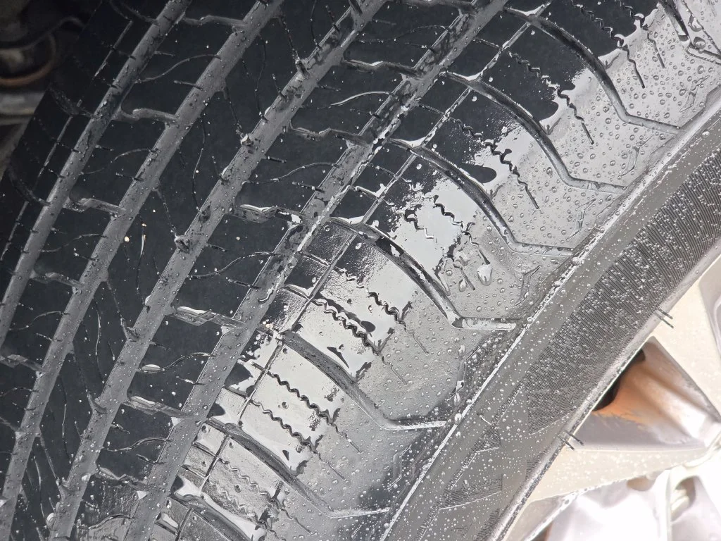 Used 2015 Blizzard Pearl Toyota LE Plus image 18