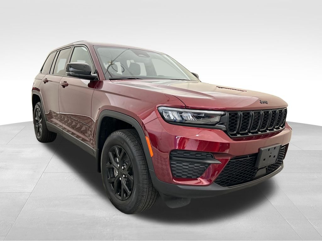 Used 2025 Red Jeep Altitude image 7