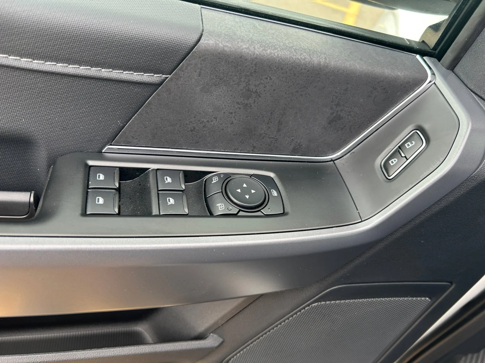New 2026 Oxford White Ford XLT image 17