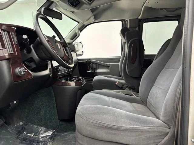 Used 2019 Silver Ice Metallic Chevrolet Explorer Limited SE image 18