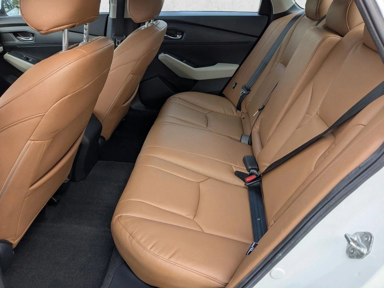 Used 2023 Platinum White Pearl Honda LX image 17