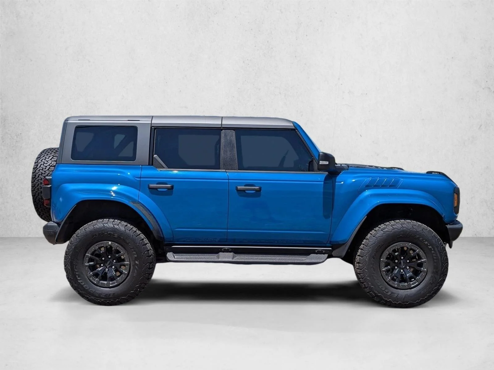 Used 2024 Velocity Blue Metallic Ford Raptor image 4